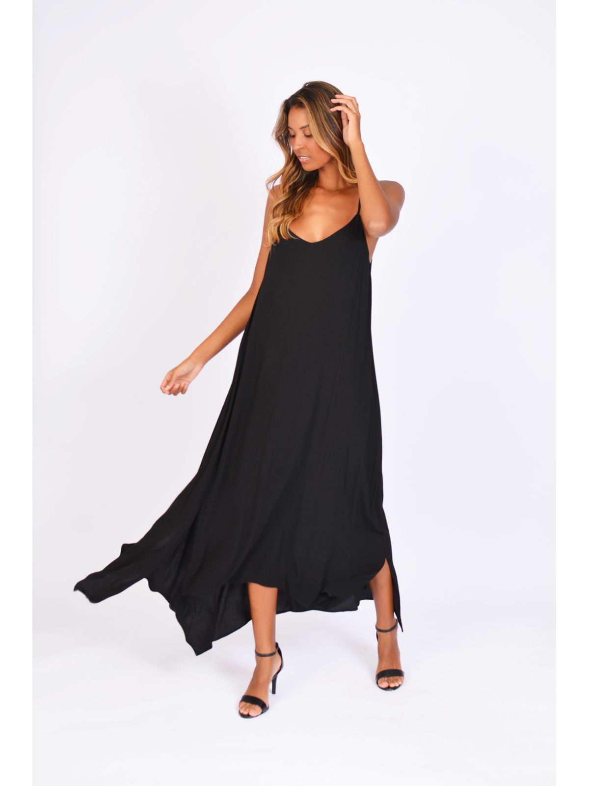 vestido midi preto de alça